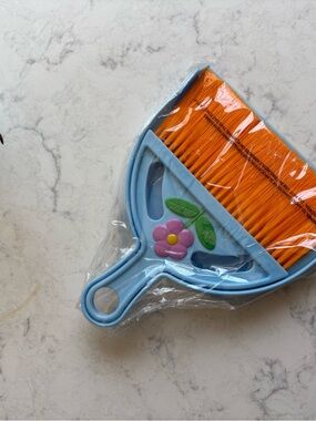 Cute flower power vintage broom dustpan set